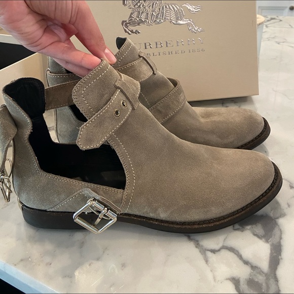 Burberry Brit Boot Haddenfieldflat Ankle Boot - Picture 5 of 5